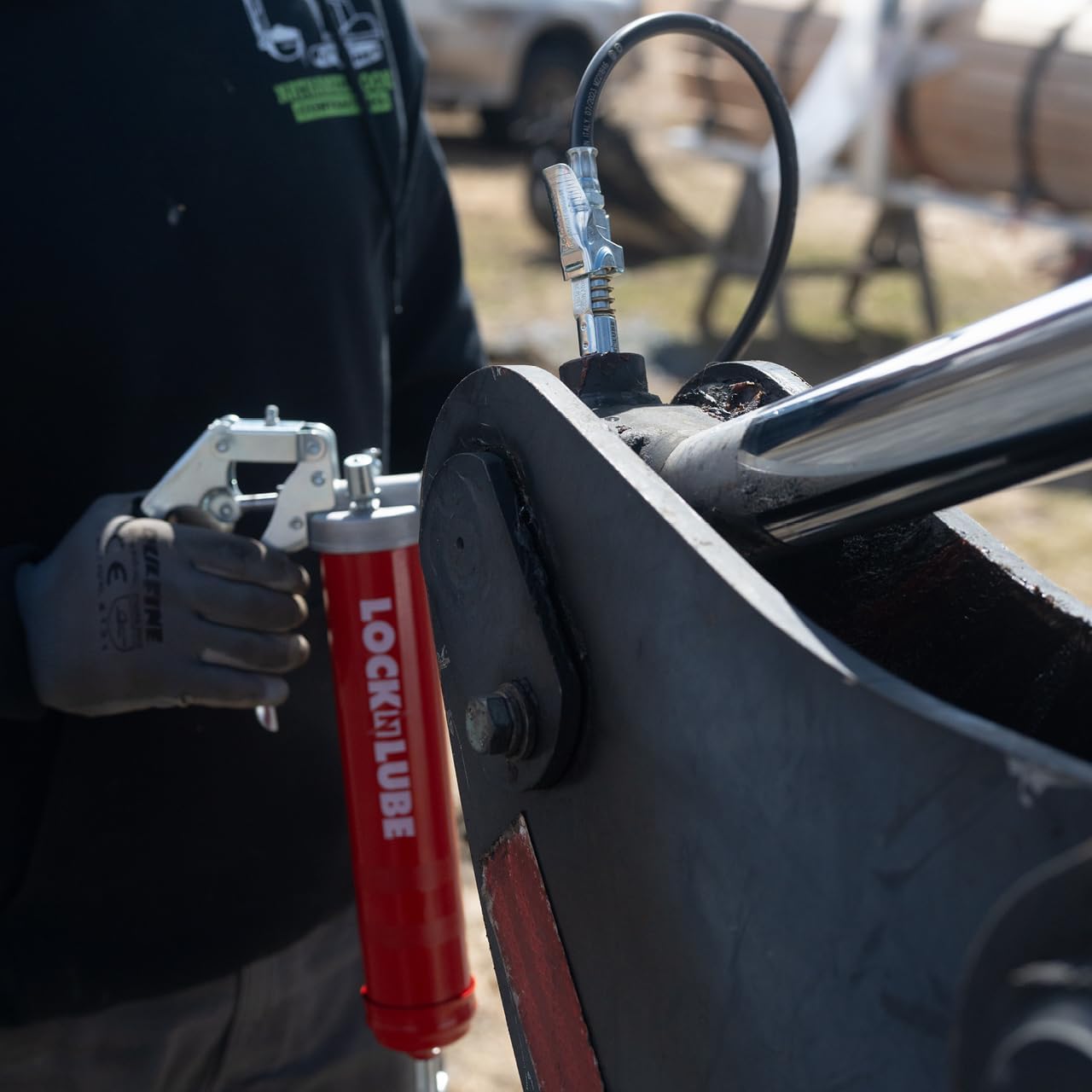 LockNLube Heavy-Duty Pistol Grip Grease Gun. Includes our patented LockNLube® Grease Coupler (Locks On, Stays On, Won't Leak!) plus a high-quality 20" hose and in-line hose swivel - Image 8