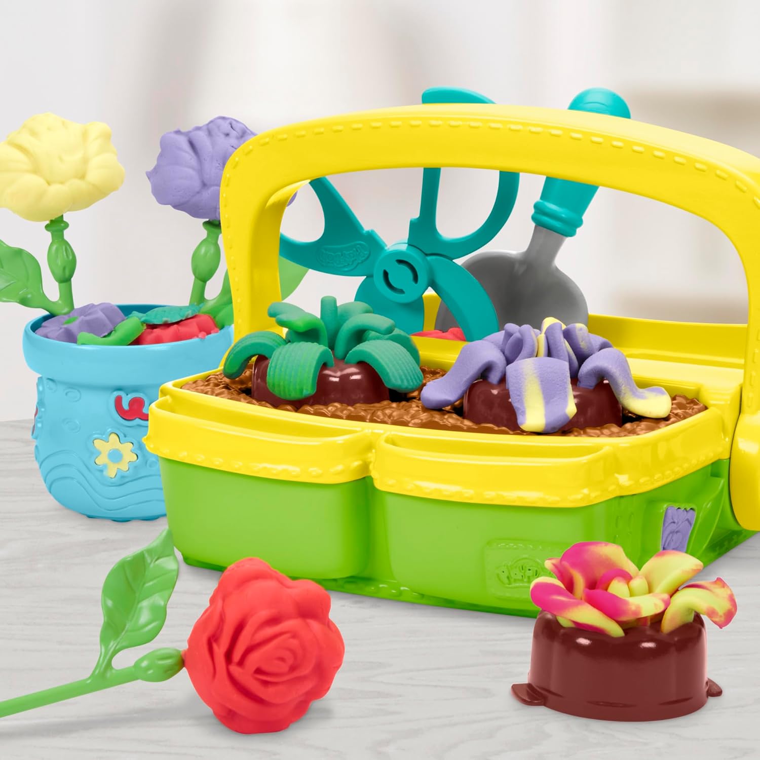 Play-Doh Blooming Flower Garden Toy Playset, Nature Pretend Play, Kids Arts & Crafts Ages 3+ - Image 7