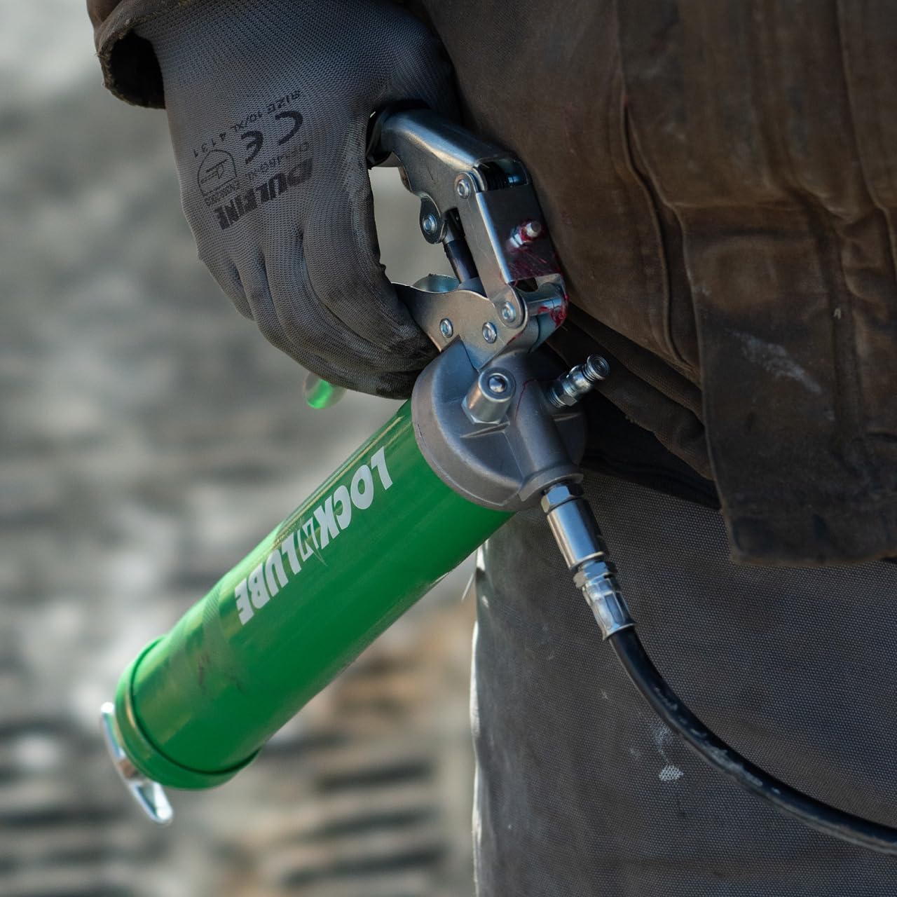 LockNLube Heavy-Duty Pistol Grip Grease Gun. Includes our patented LockNLube® Grease Coupler (Locks On, Stays On, Won't Leak!) plus a high-quality 20" hose and in-line hose swivel - Image 4