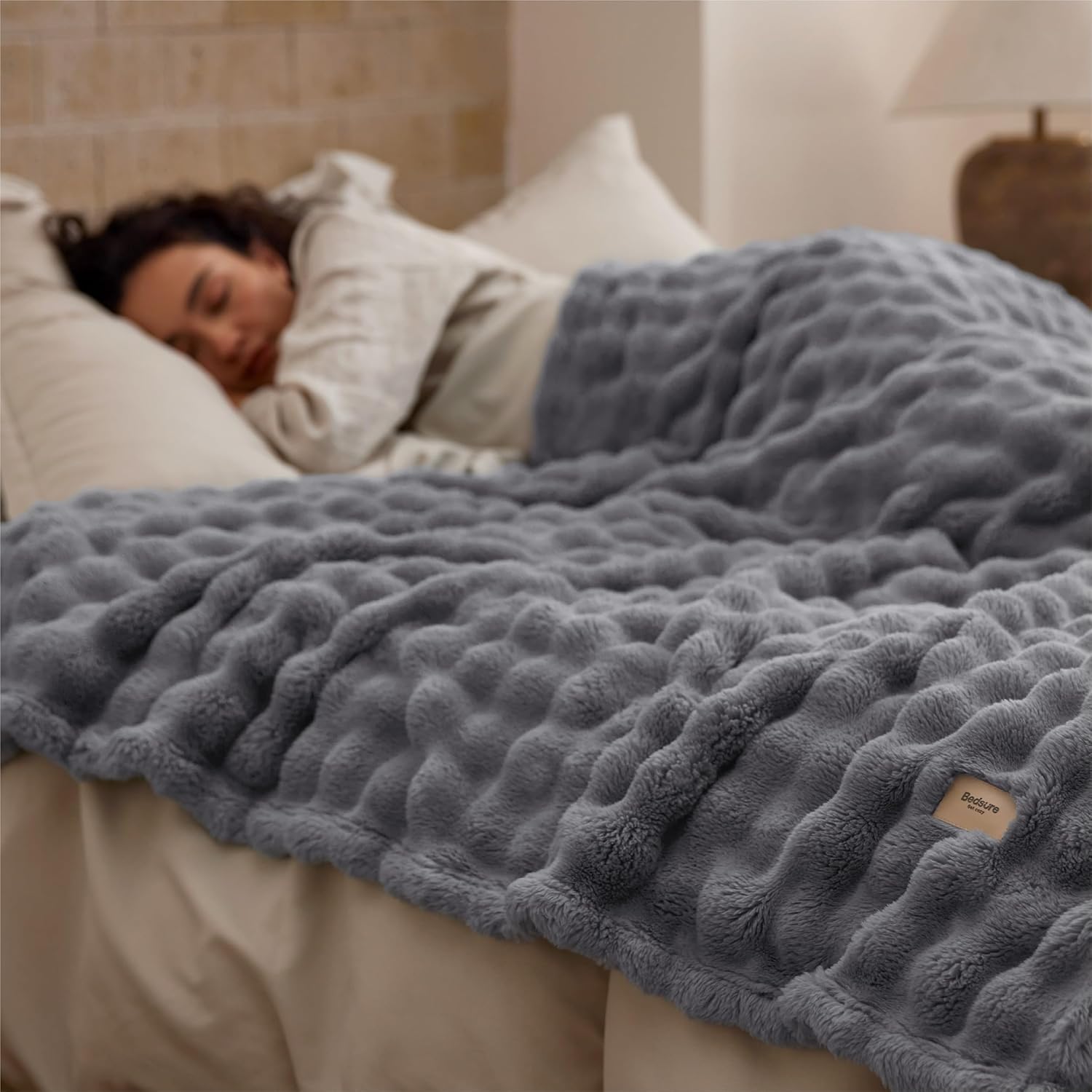 Bedsure 3D Fleece Bubble Blanket for Couch - GentleSoft Grey Throw Blanket for Sofa Bed Room Decor - Luxury Soft Cozy Fathers Gifts for Men Dad, Lightweight, All Seasons, Grey, 50"×60" - Image 4