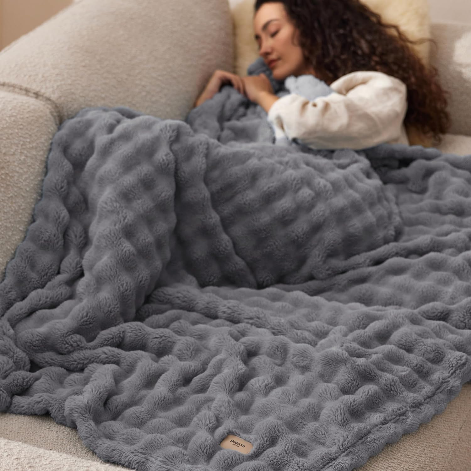 Bedsure 3D Fleece Bubble Blanket for Couch - GentleSoft Grey Throw Blanket for Sofa Bed Room Decor - Luxury Soft Cozy Fathers Gifts for Men Dad, Lightweight, All Seasons, Grey, 50"×60" - Image 8
