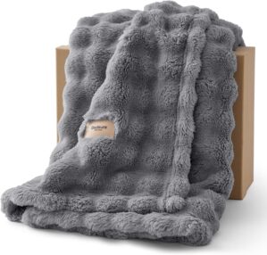 Bedsure 3D Fleece Bubble Blanket fo...